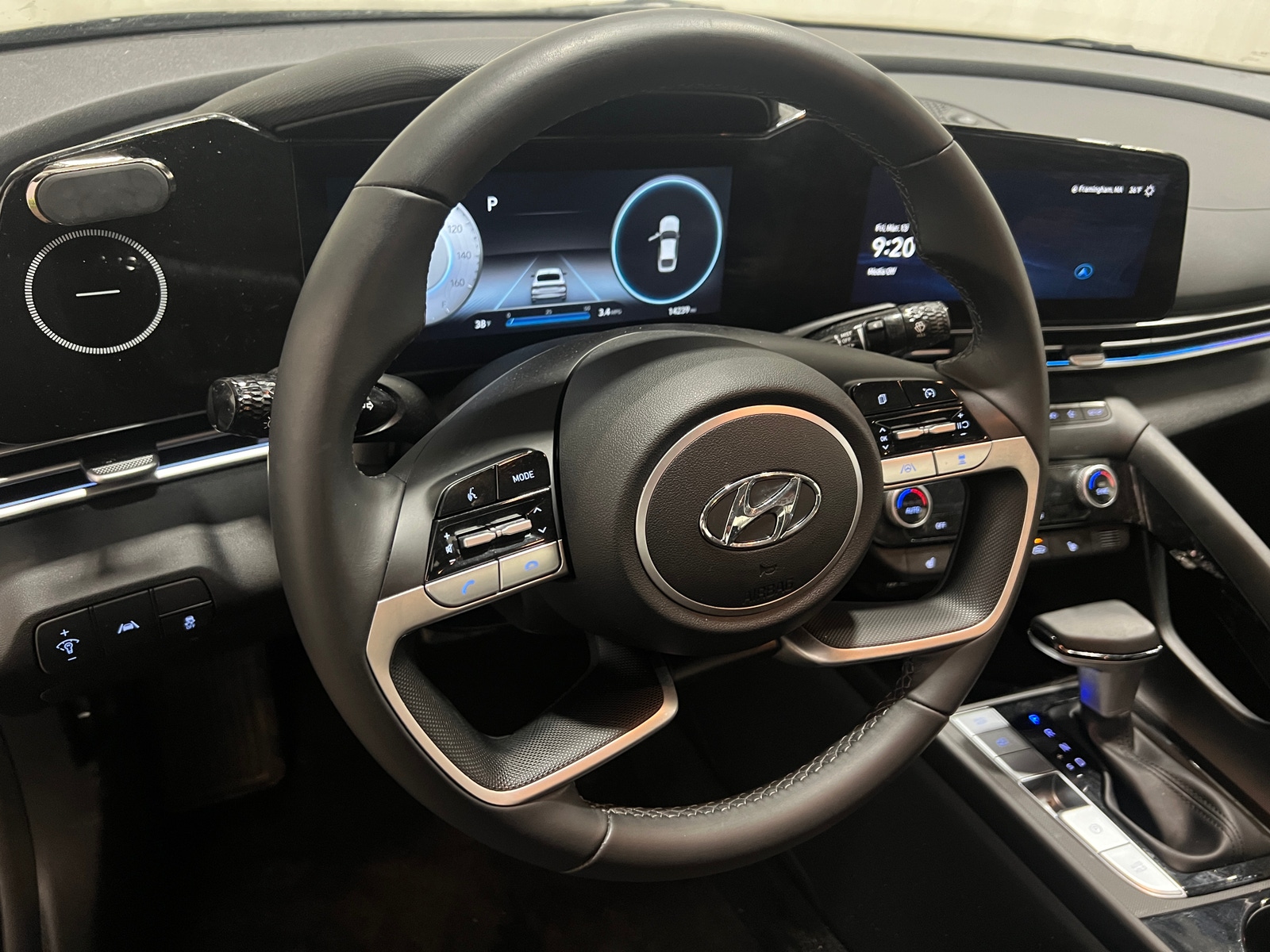 Thumbnail: 2023 Hyundai Elantra - 4