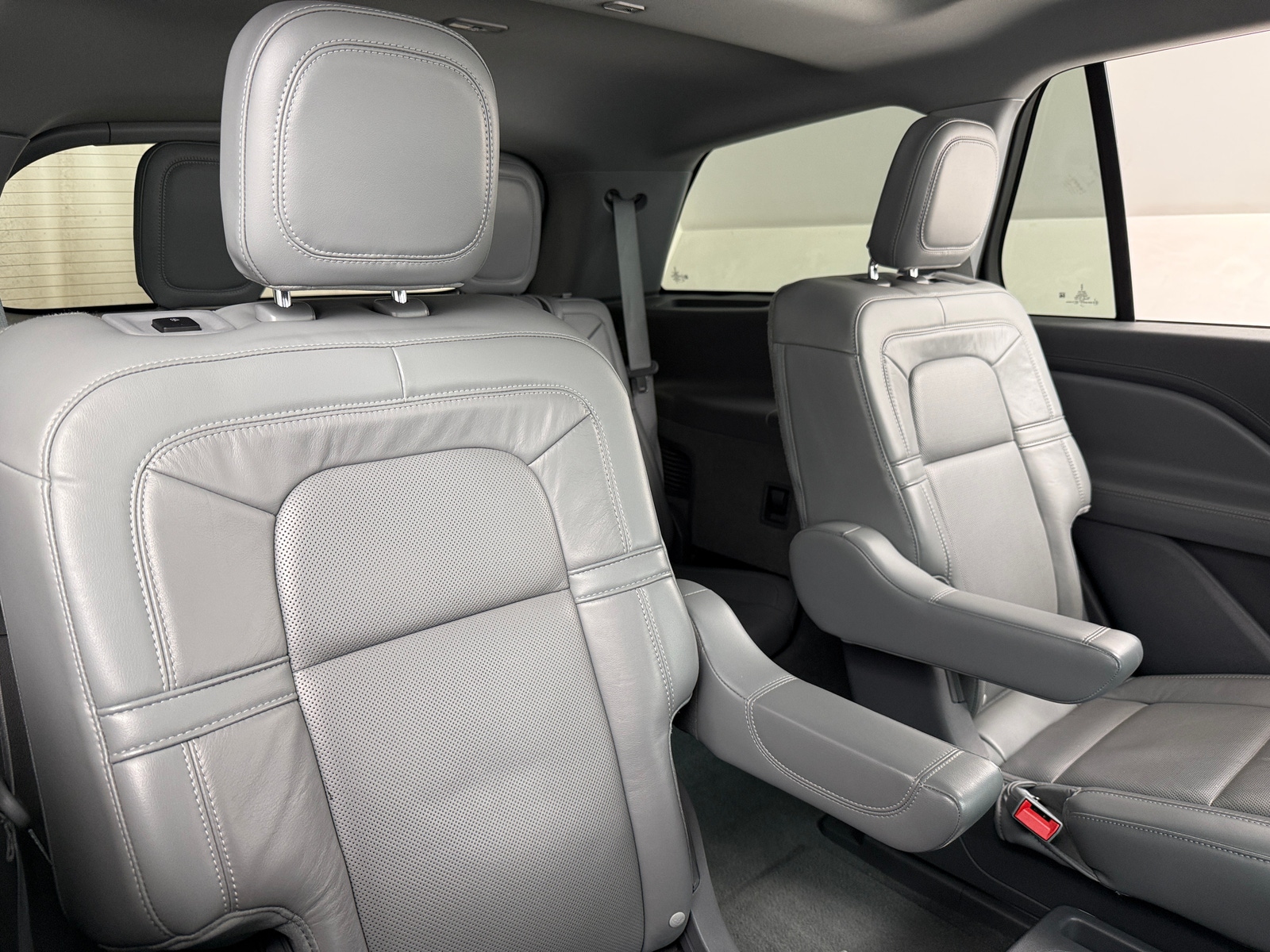 Thumbnail: 2021 Lincoln Aviator - 5