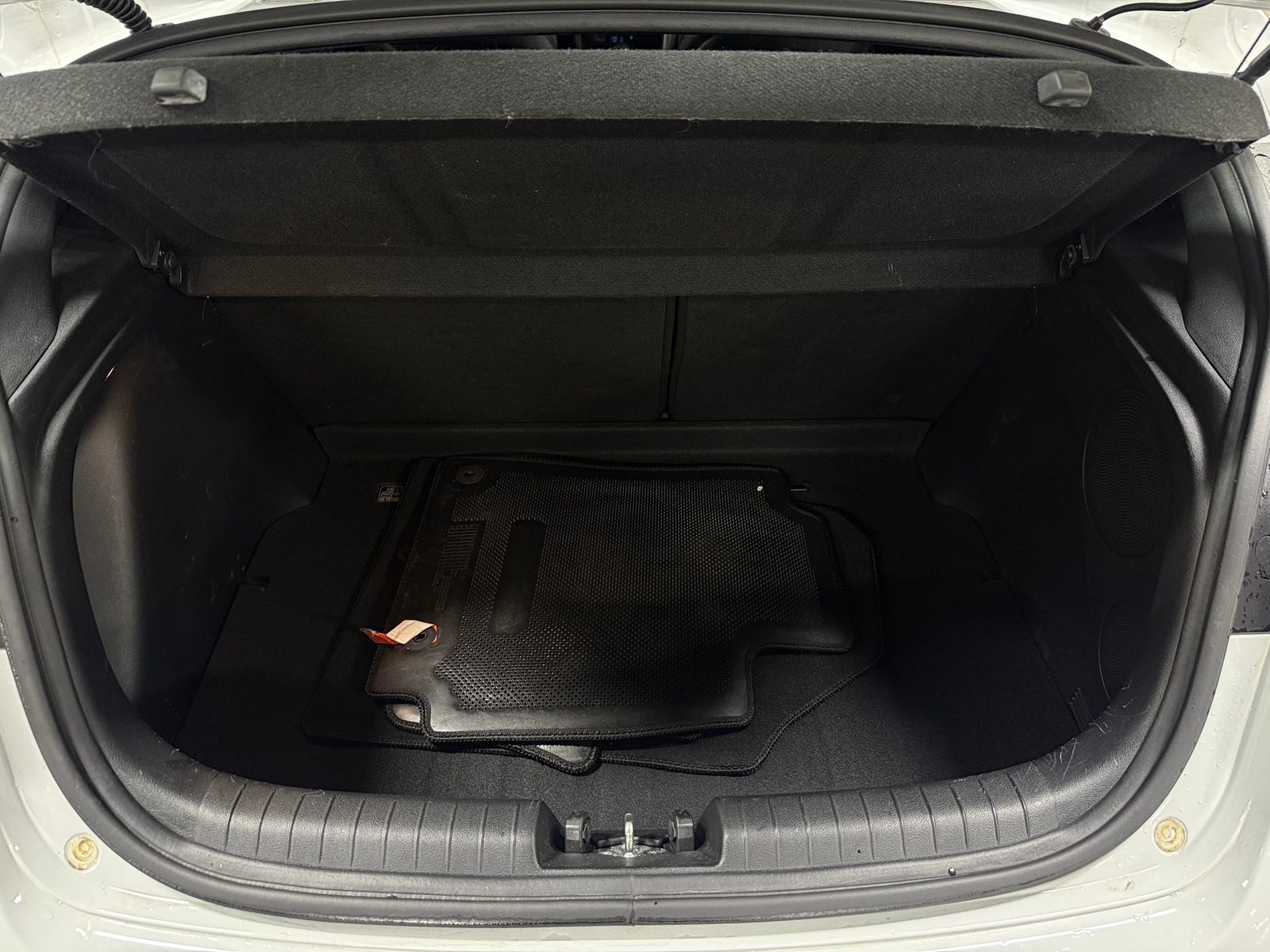 Thumbnail: 2020 Hyundai Veloster - 6