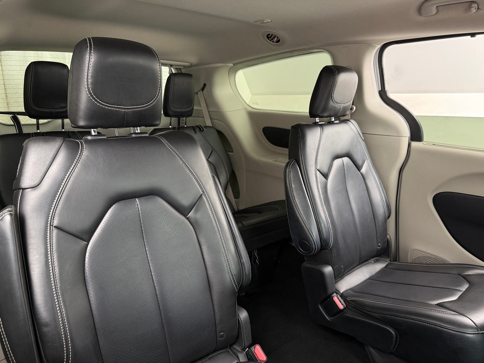 Thumbnail: 2023 Chrysler Pacifica - 5