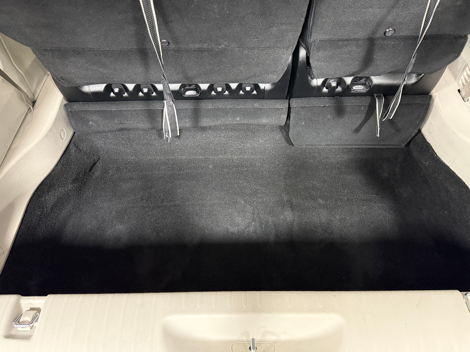 Thumbnail: 2023 Chrysler Pacifica - 6