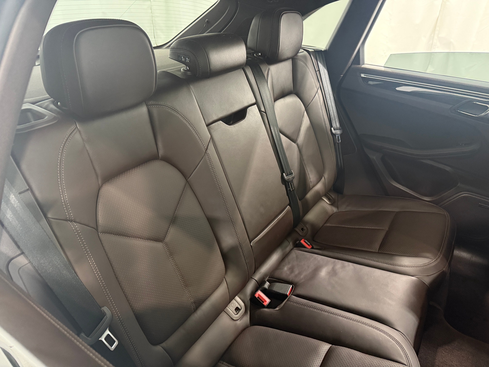 Thumbnail: 2017 Porsche Macan - 5