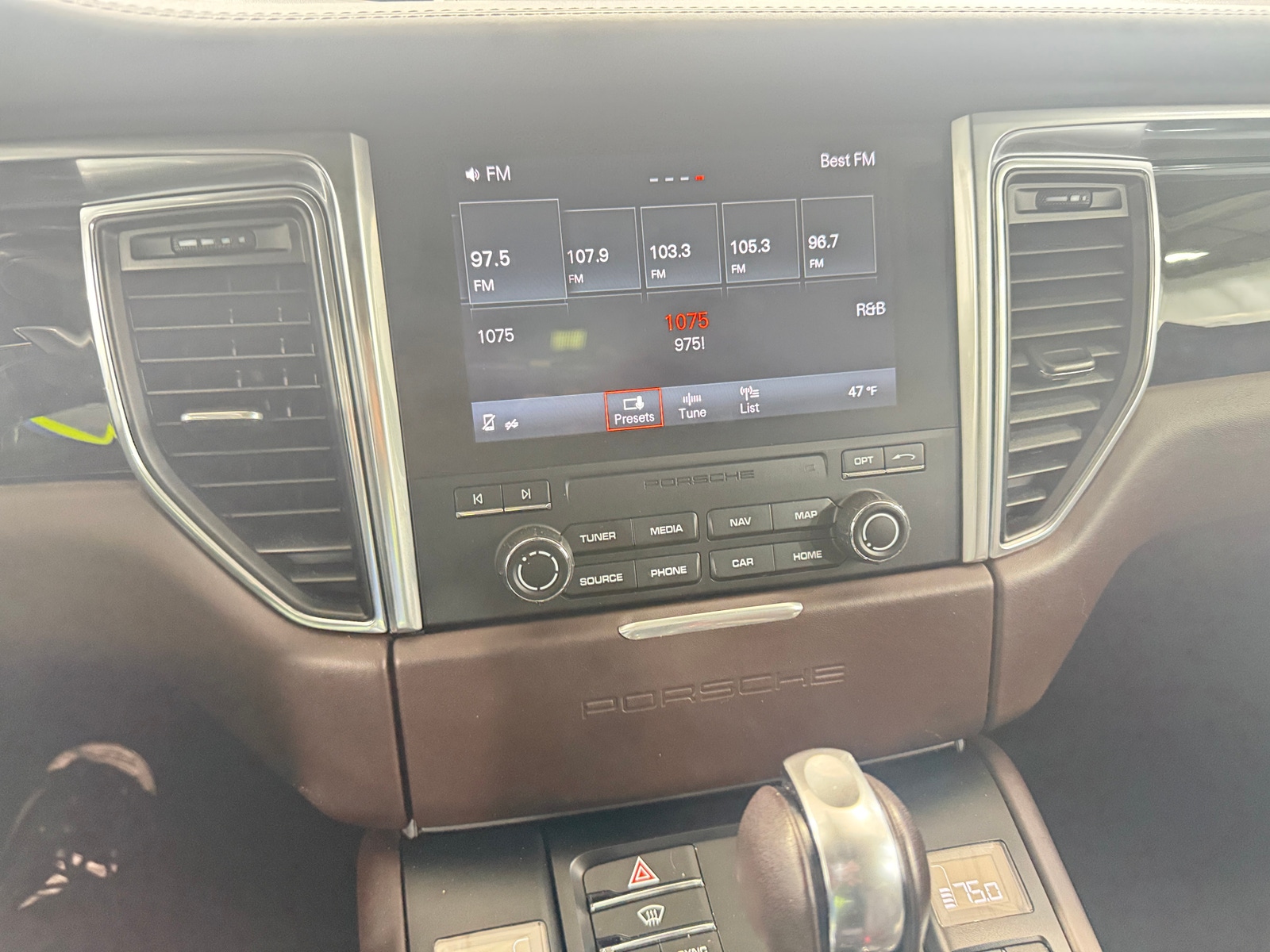 Thumbnail: 2017 Porsche Macan - 3