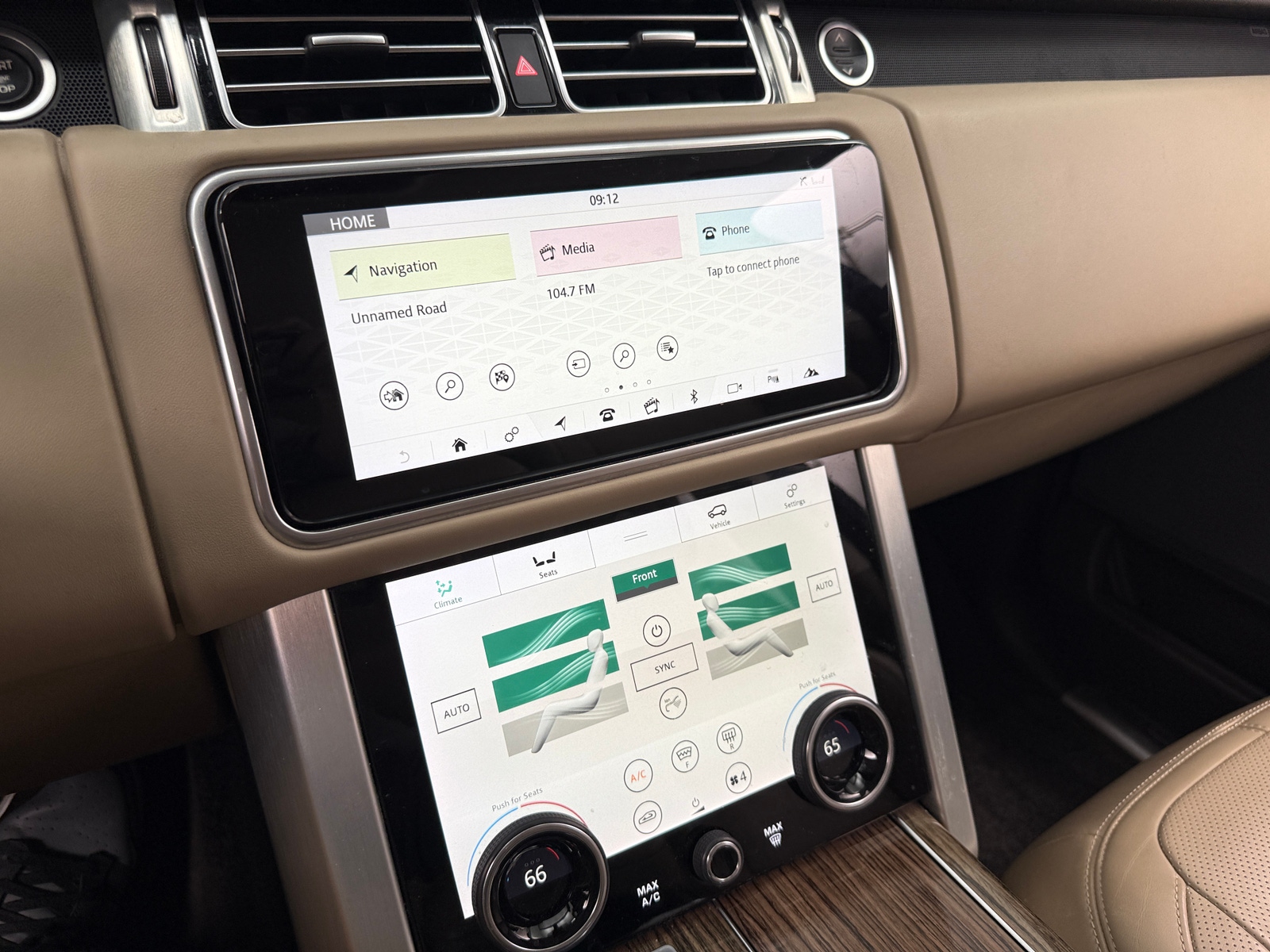 Thumbnail: 2019 Land Rover Range Rover - 3