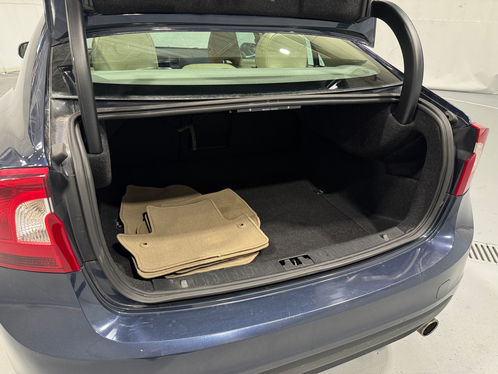 Thumbnail: 2012 Volvo S60 - 6