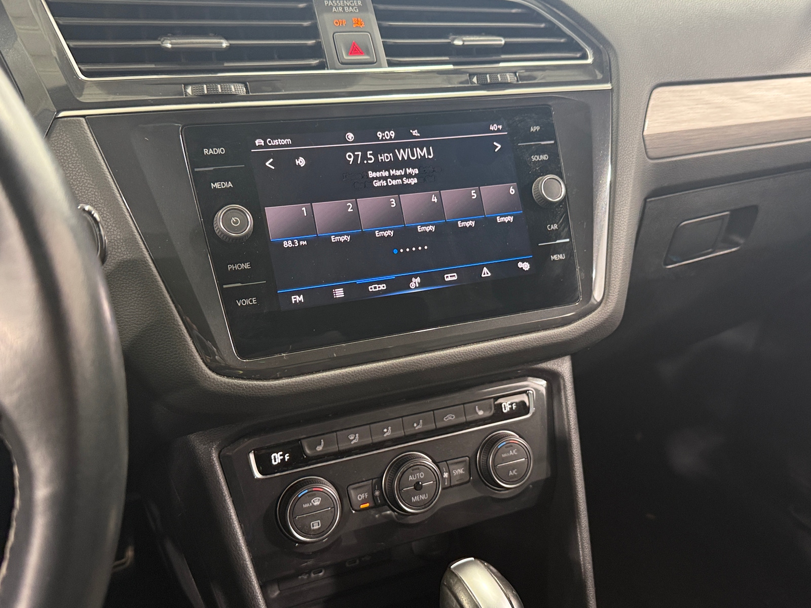 Thumbnail: 2021 Volkswagen Tiguan - 3