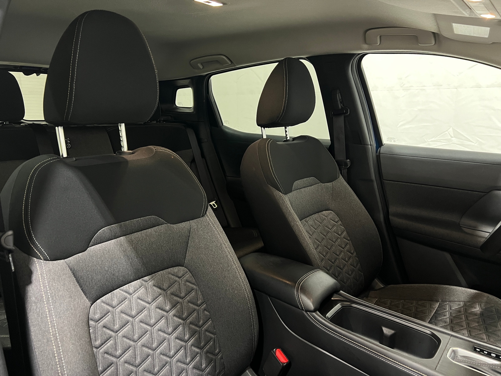 Thumbnail: 2025 Nissan Kicks - 2