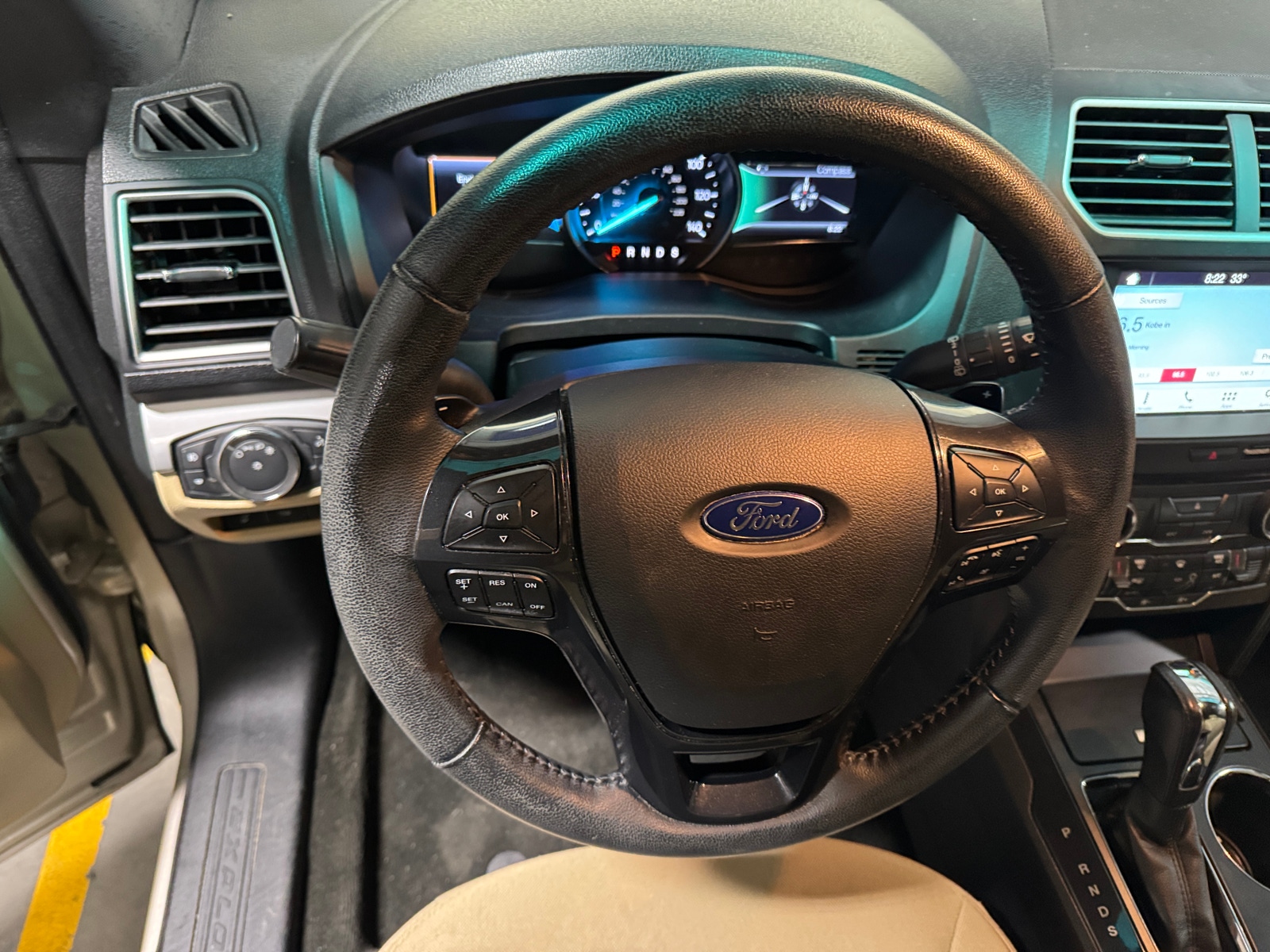 Thumbnail: 2017 Ford Explorer - 5