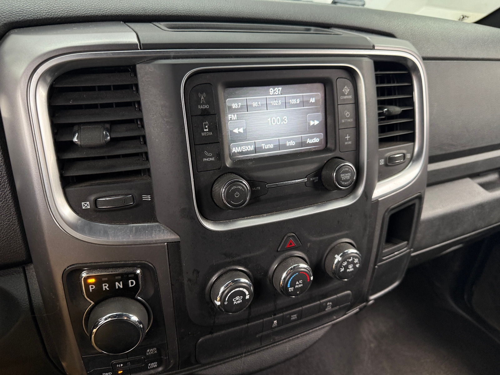 Thumbnail: 2021 RAM 1500 Classic - 4