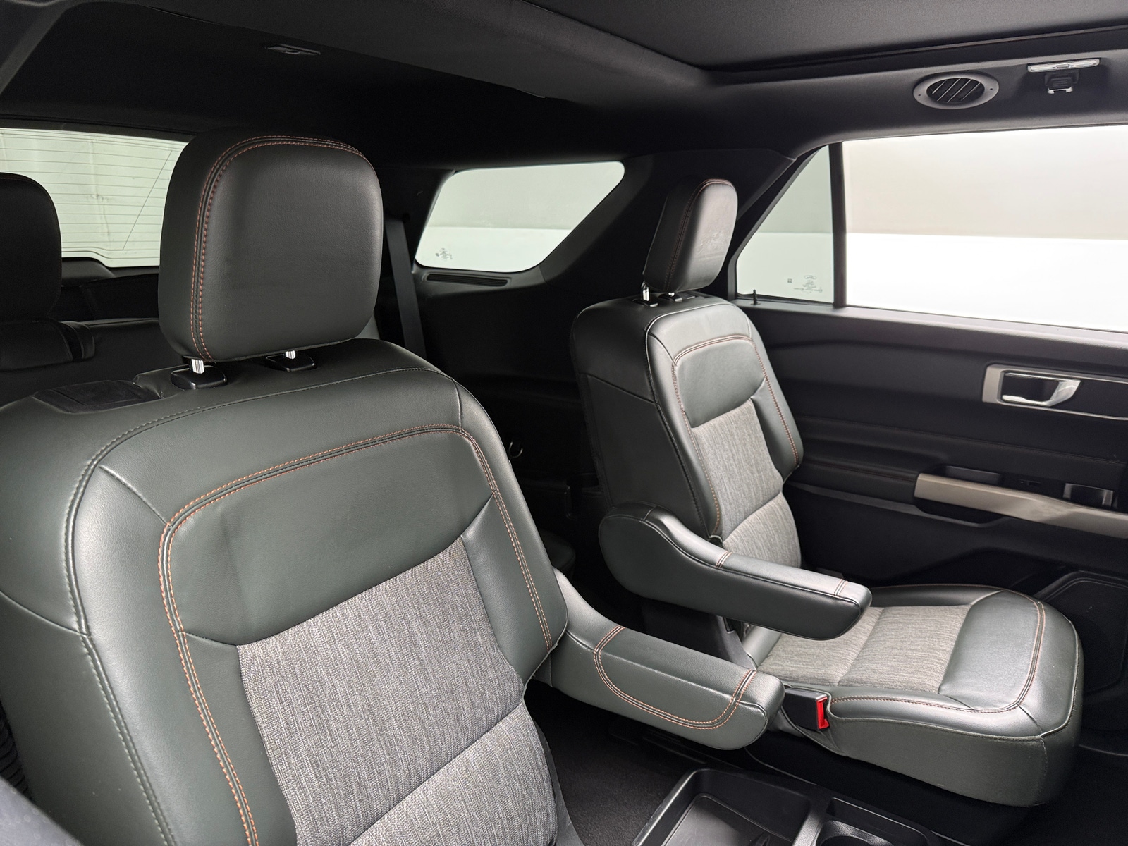 Thumbnail: 2021 Ford Explorer - 5