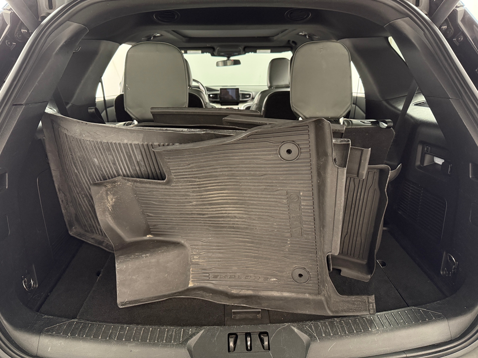 Thumbnail: 2021 Ford Explorer - 6