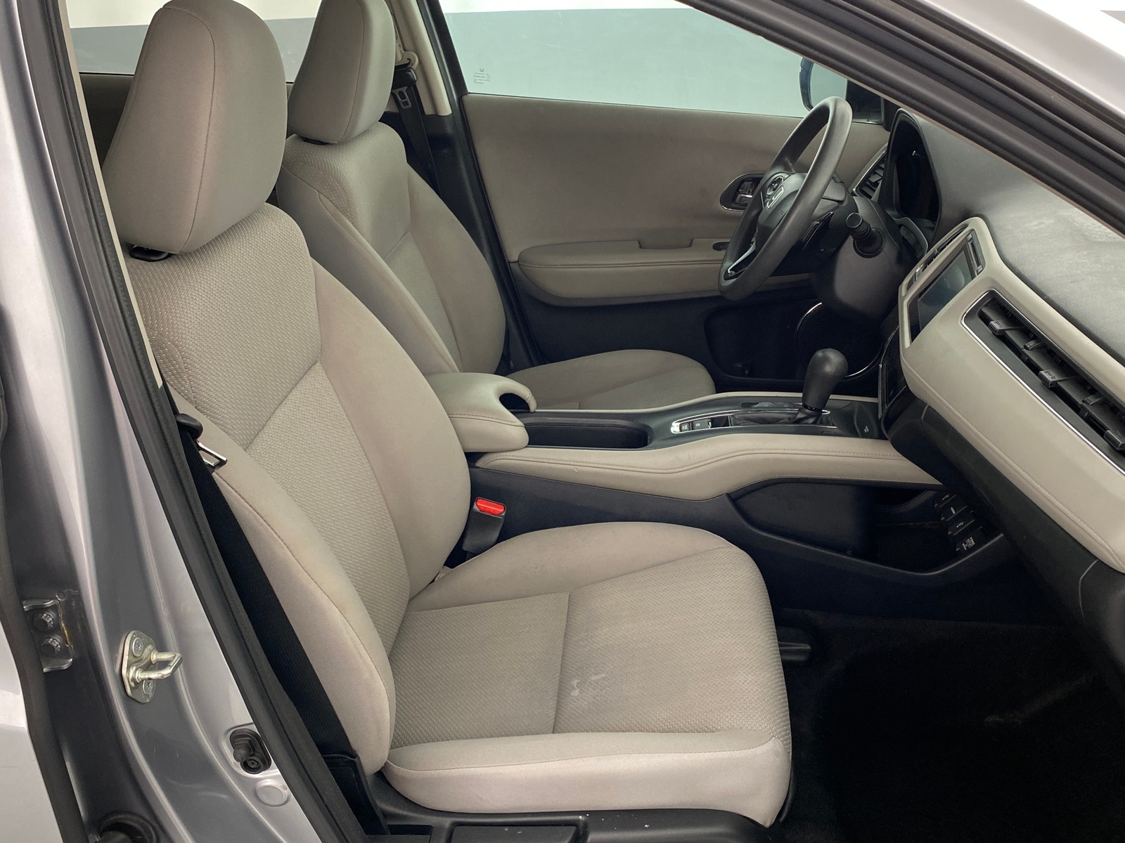 Thumbnail: 2017 Honda HR-V - 2