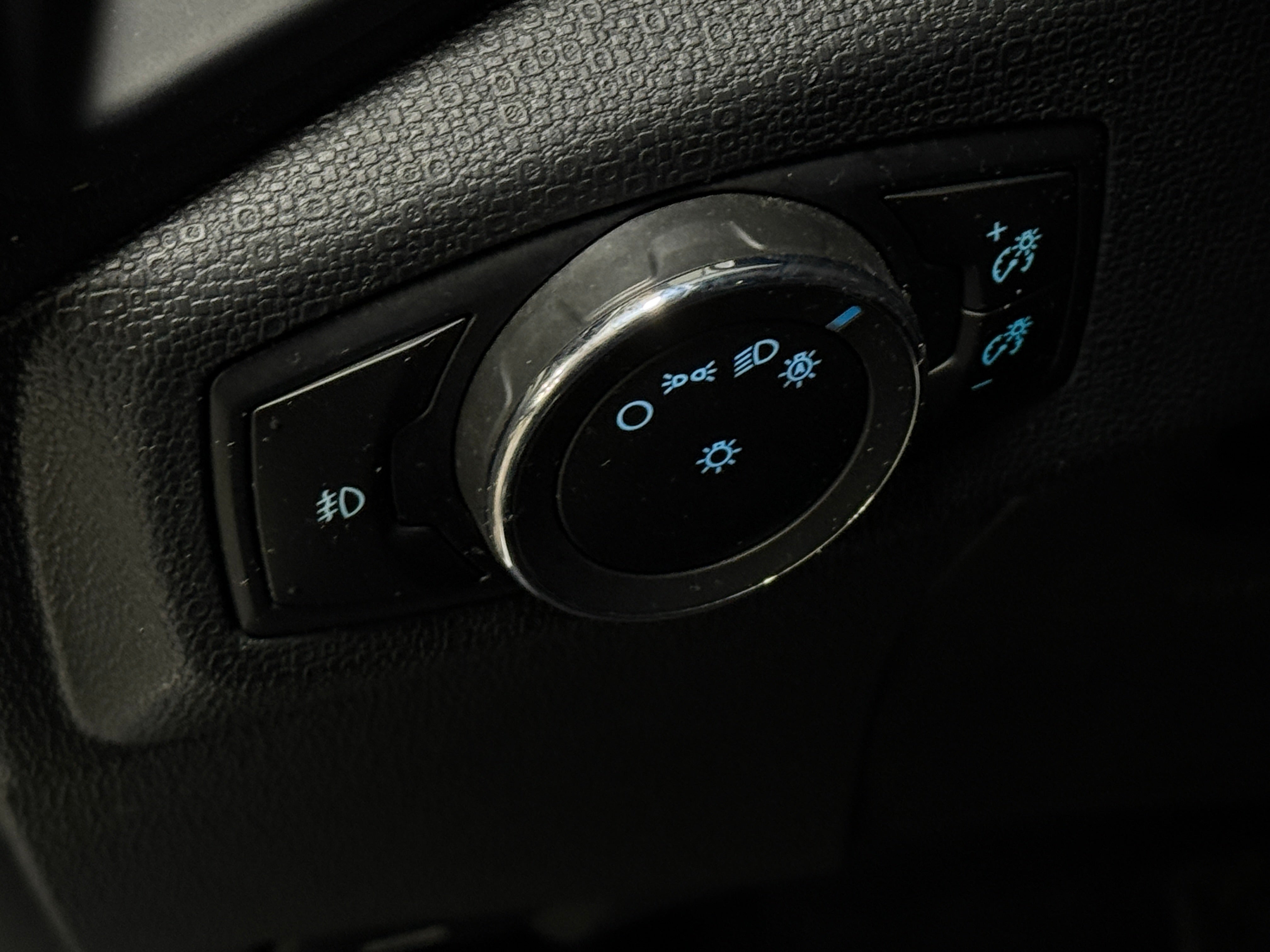 Used 2019 Ford Ecosport SES with VIN MAJ6S3JL2KC268201 for sale in Pewaukee, WI