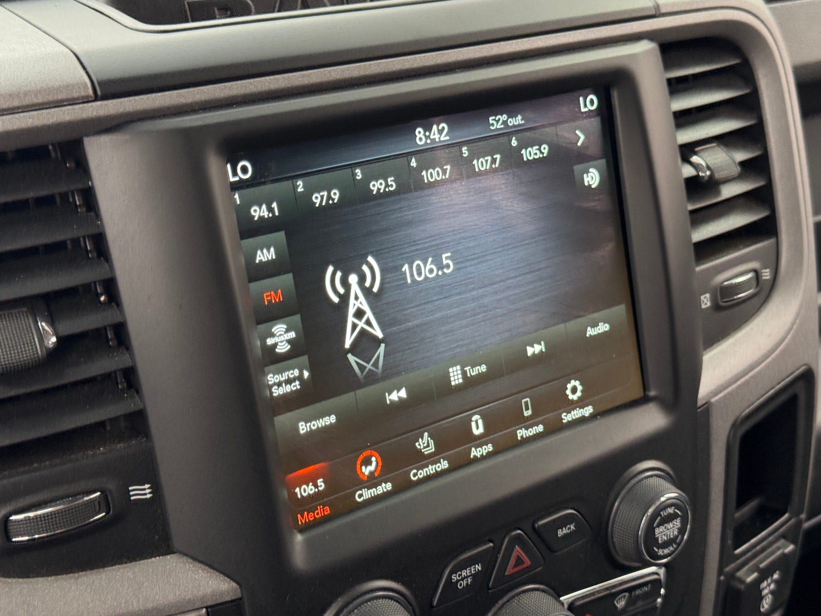 Thumbnail: 2021 RAM 1500 Classic - 4