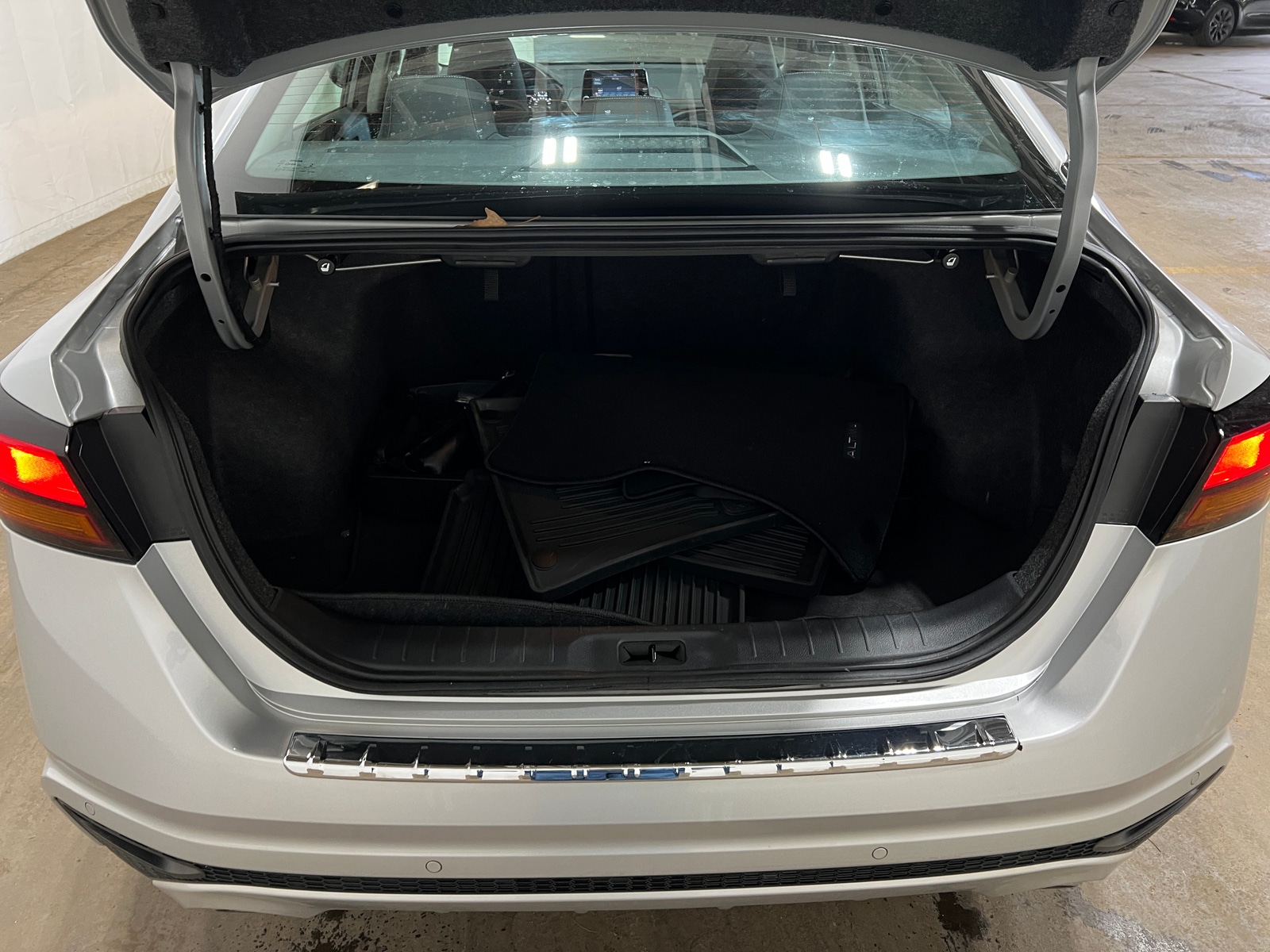 Thumbnail: 2021 Nissan Altima - 6