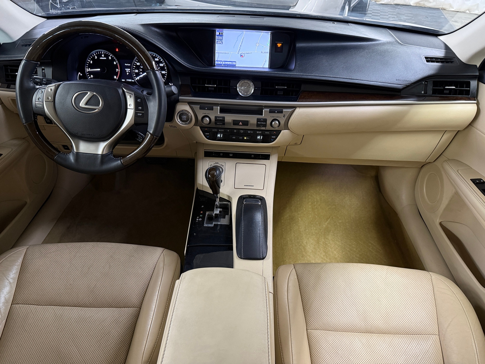 Thumbnail: 2013 Lexus ES - 2