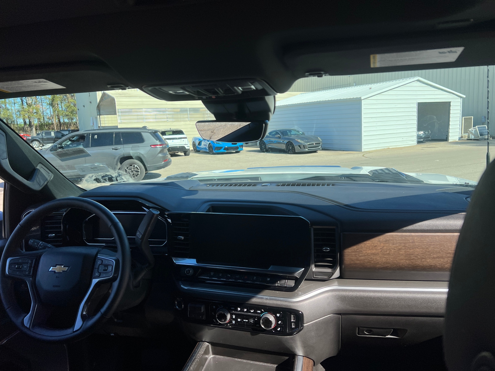 Thumbnail: 2025 Chevrolet Silverado 3500 - 2