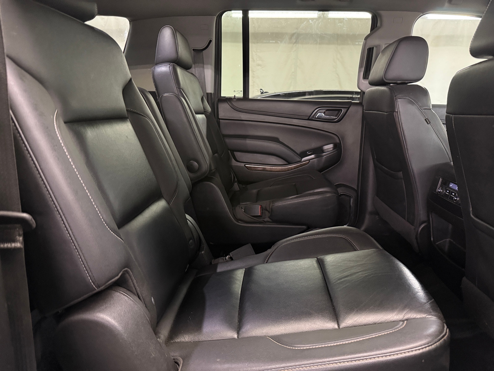 Thumbnail: 2019 Chevrolet Suburban - 5