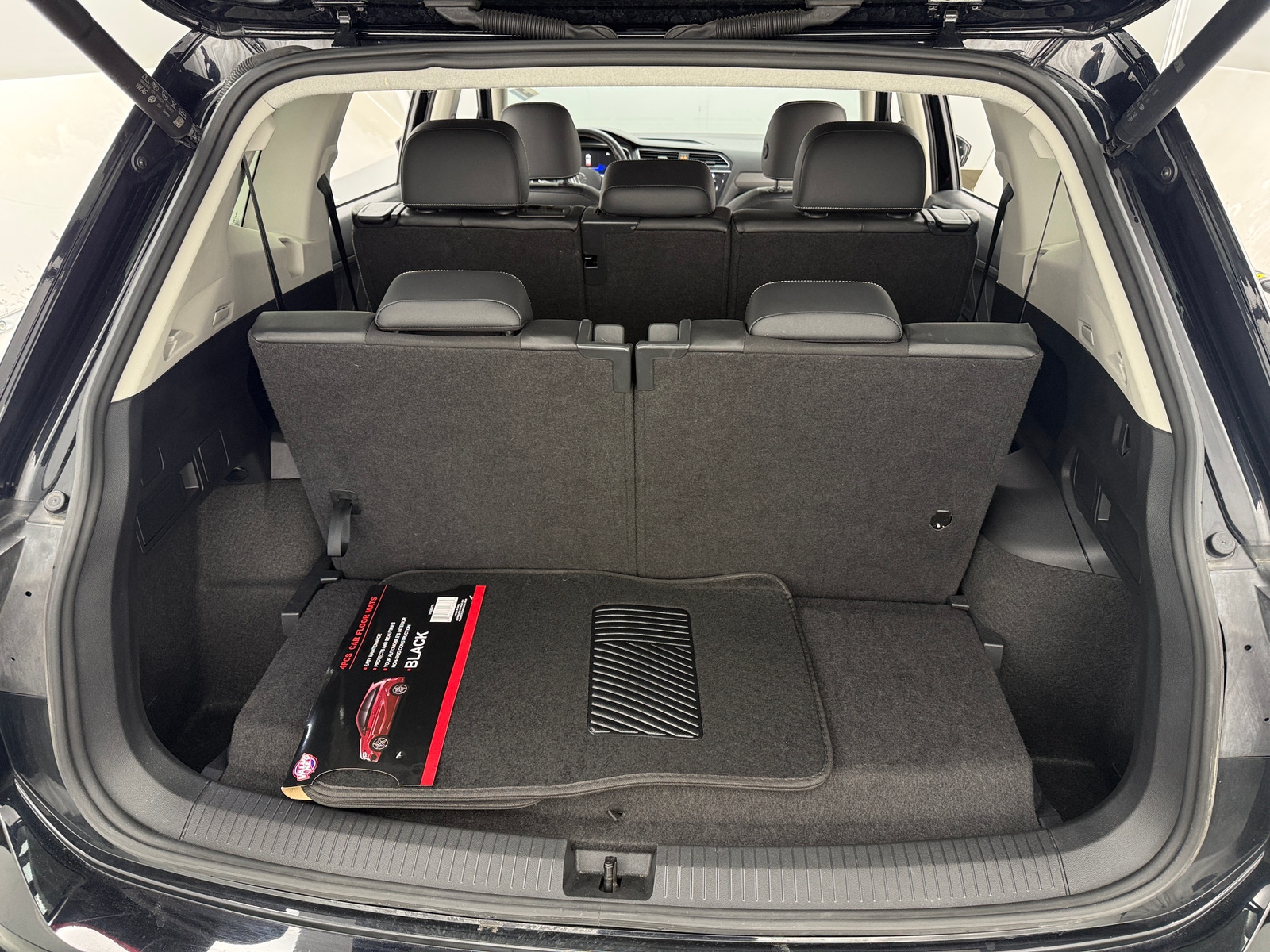 Thumbnail: 2024 Volkswagen Tiguan - 6