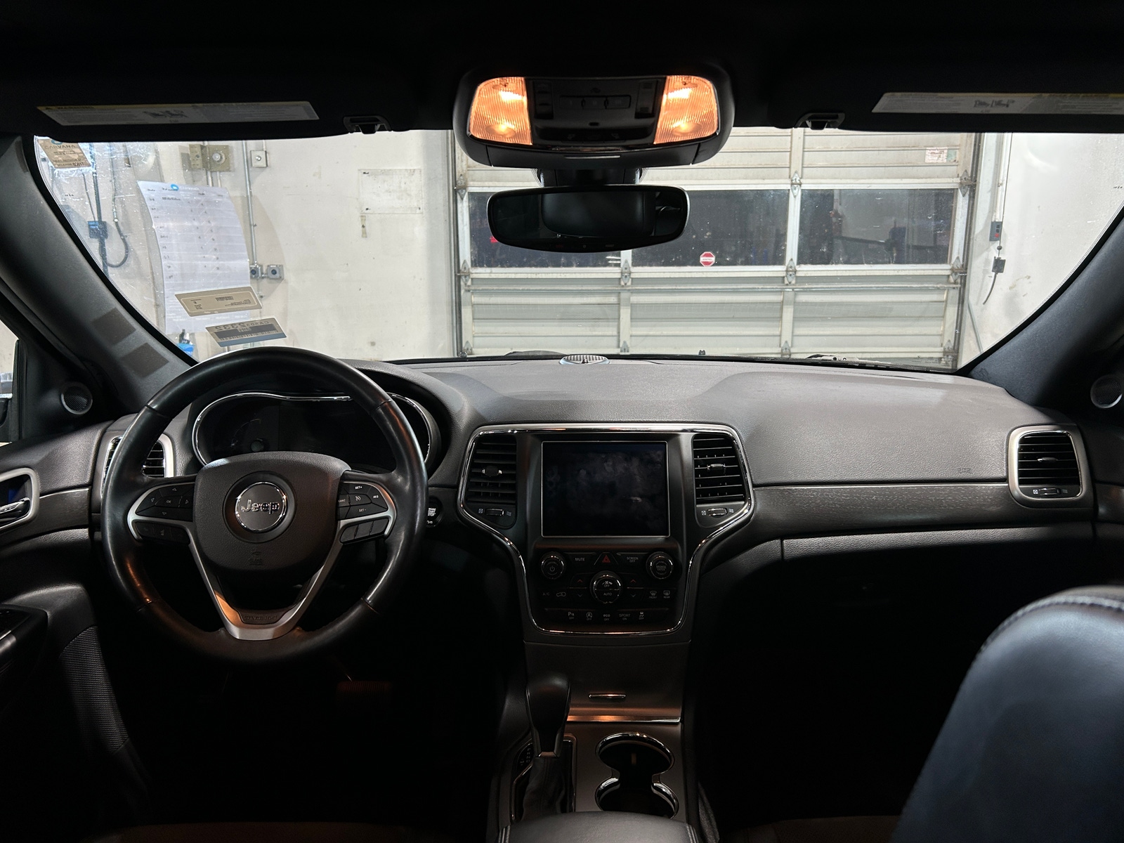 Thumbnail: 2018 Jeep Grand Cherokee - 3