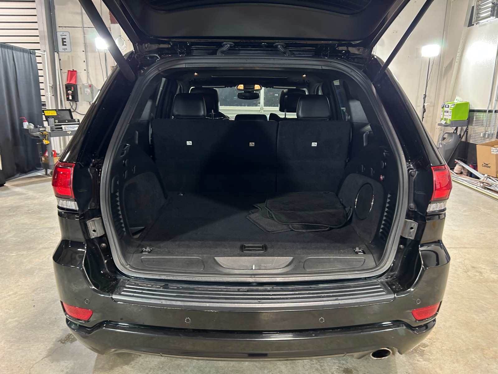 Thumbnail: 2018 Jeep Grand Cherokee - 7