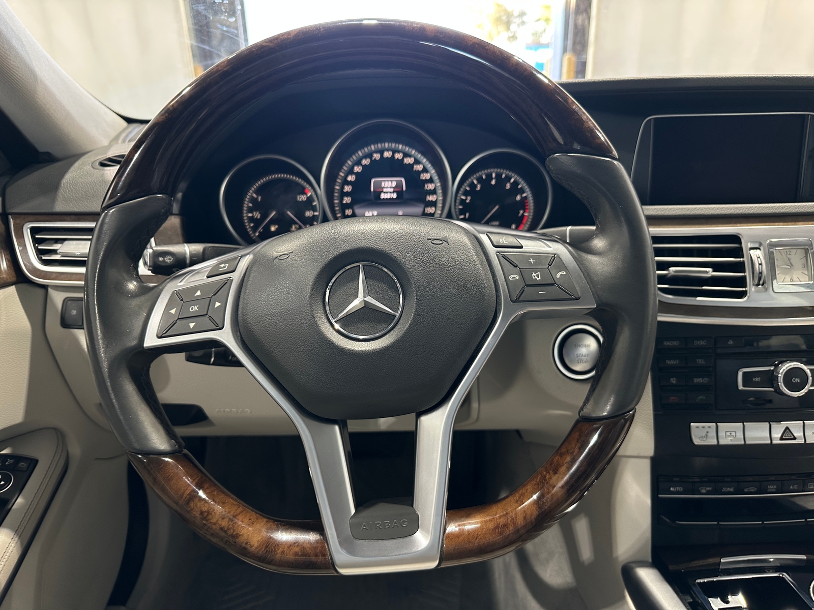 Thumbnail: 2015 Mercedes-Benz E-Class - 4