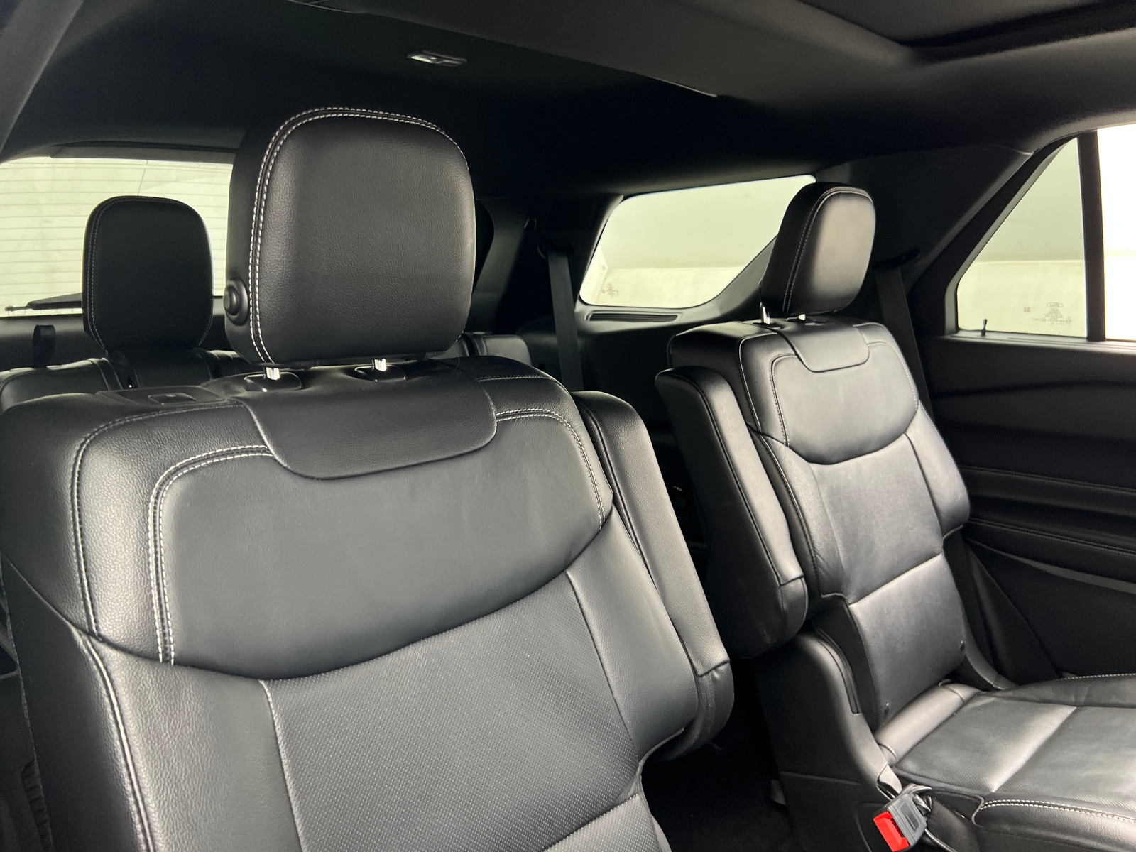 Thumbnail: 2020 Ford Explorer - 5