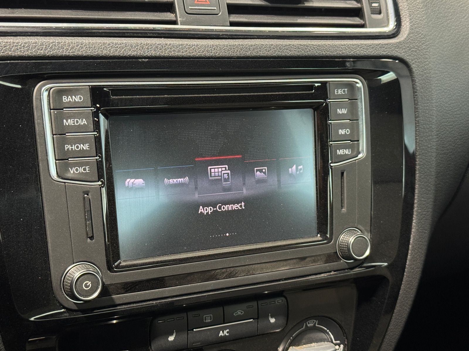 Thumbnail: 2016 Volkswagen Jetta - 3