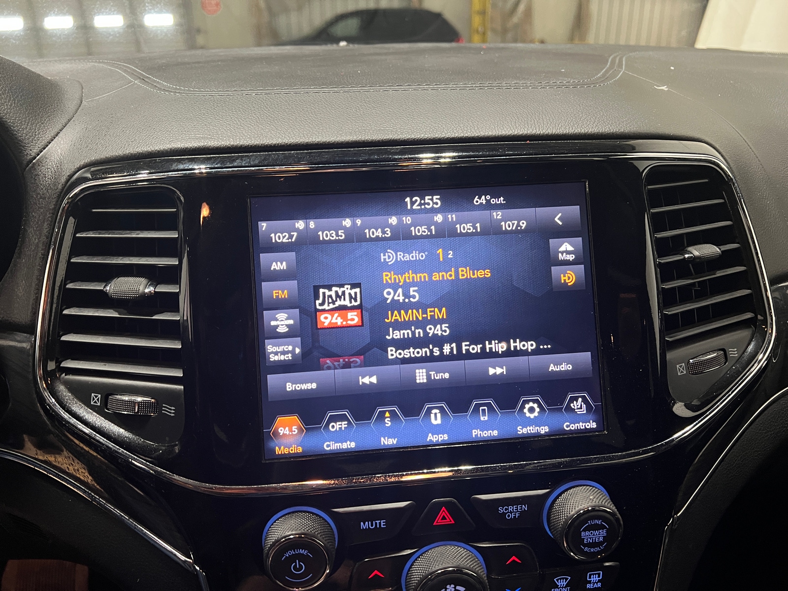 Thumbnail: 2020 Jeep Grand Cherokee - 3