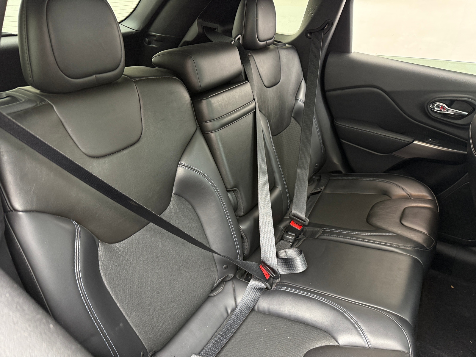 Thumbnail: 2019 Jeep Cherokee - 6