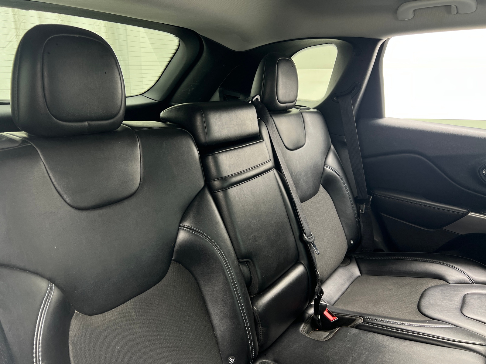 Thumbnail: 2019 Jeep Cherokee - 6