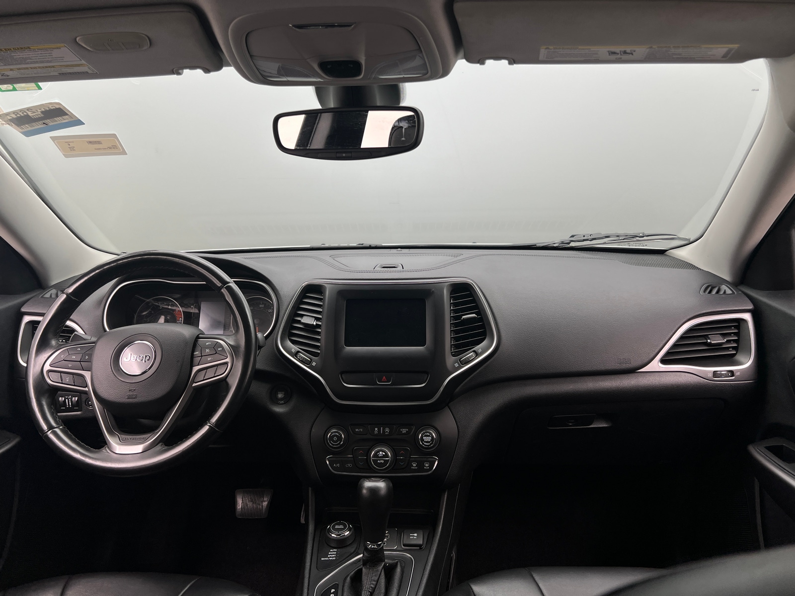 Thumbnail: 2019 Jeep Cherokee - 3