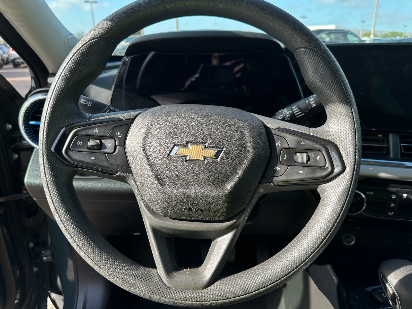 Thumbnail: 2025 Chevrolet Trax - 5