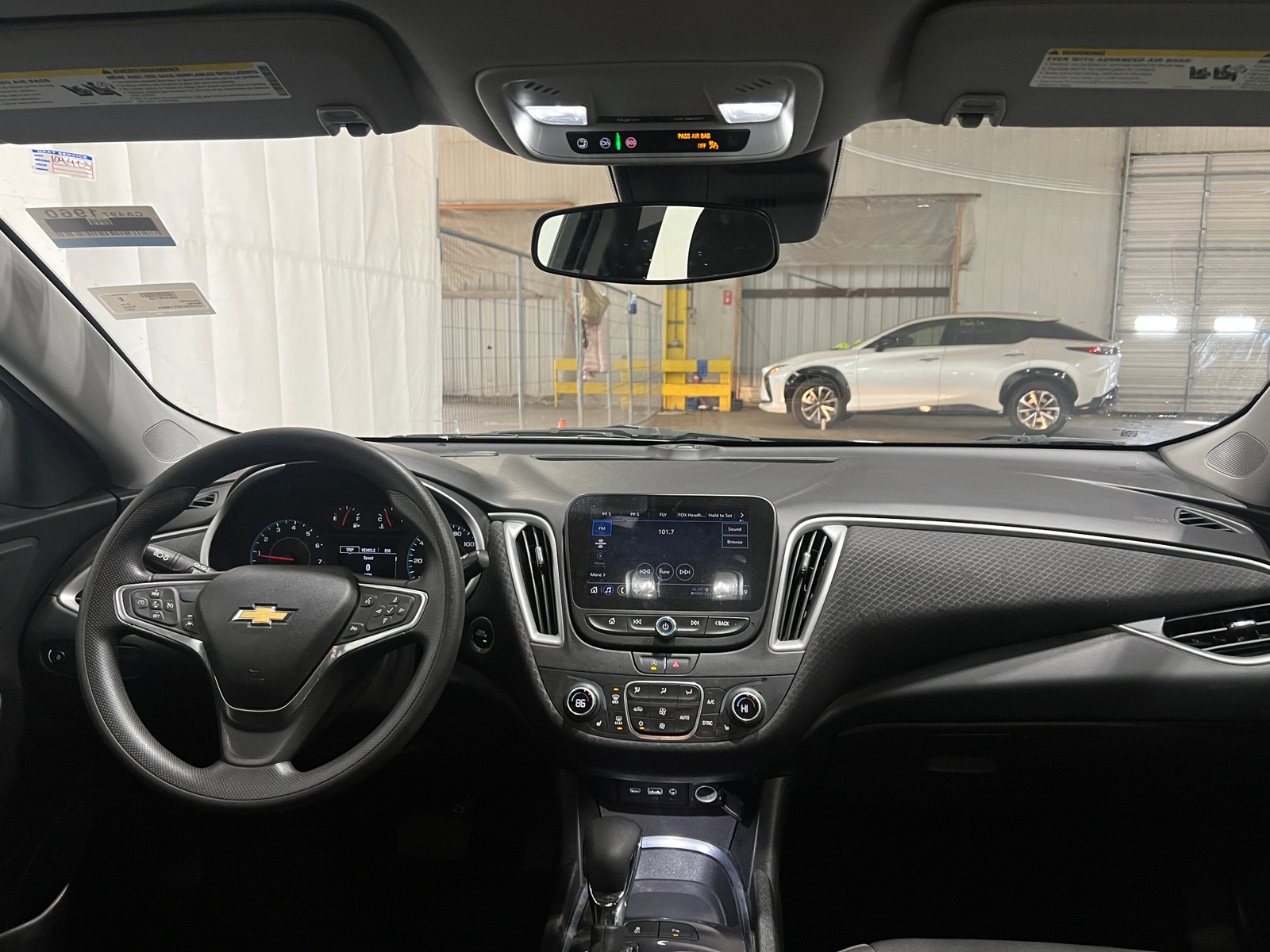 Thumbnail: 2023 Chevrolet Malibu - 3