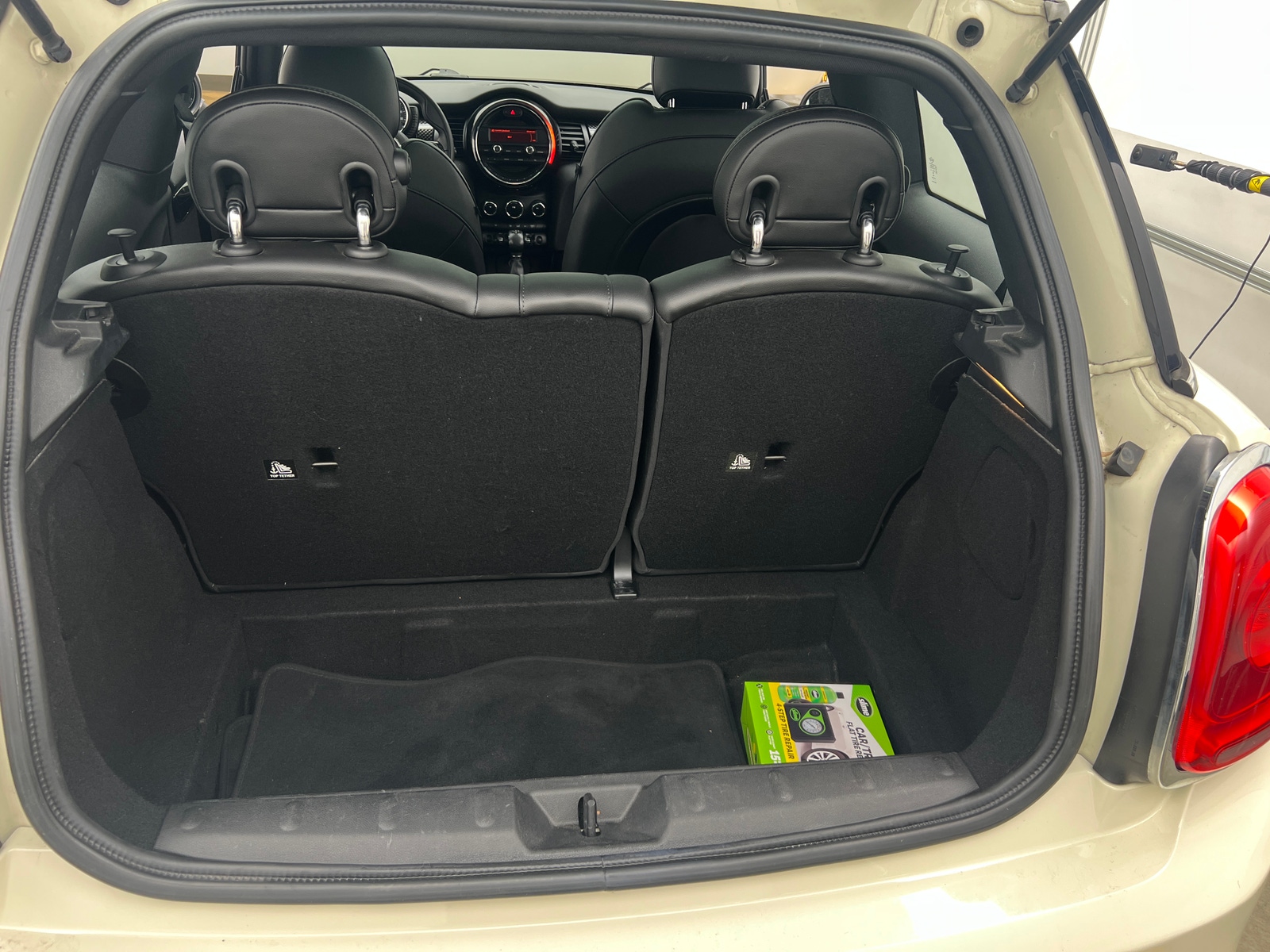 Thumbnail: 2014 MINI Cooper Hardtop - 6