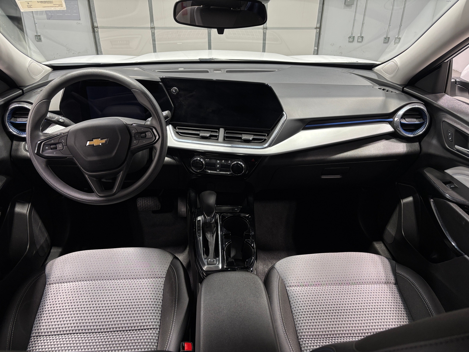 Thumbnail: 2025 Chevrolet Trax - 3