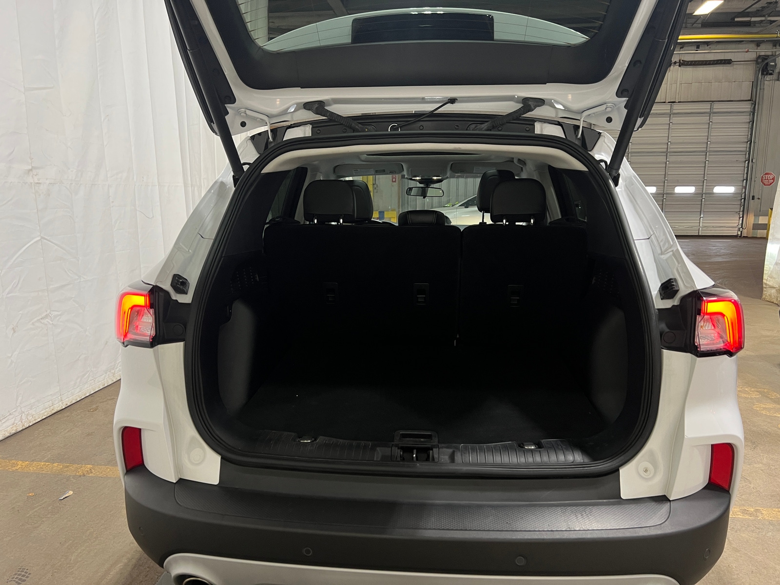 Thumbnail: 2021 Ford Escape - 6