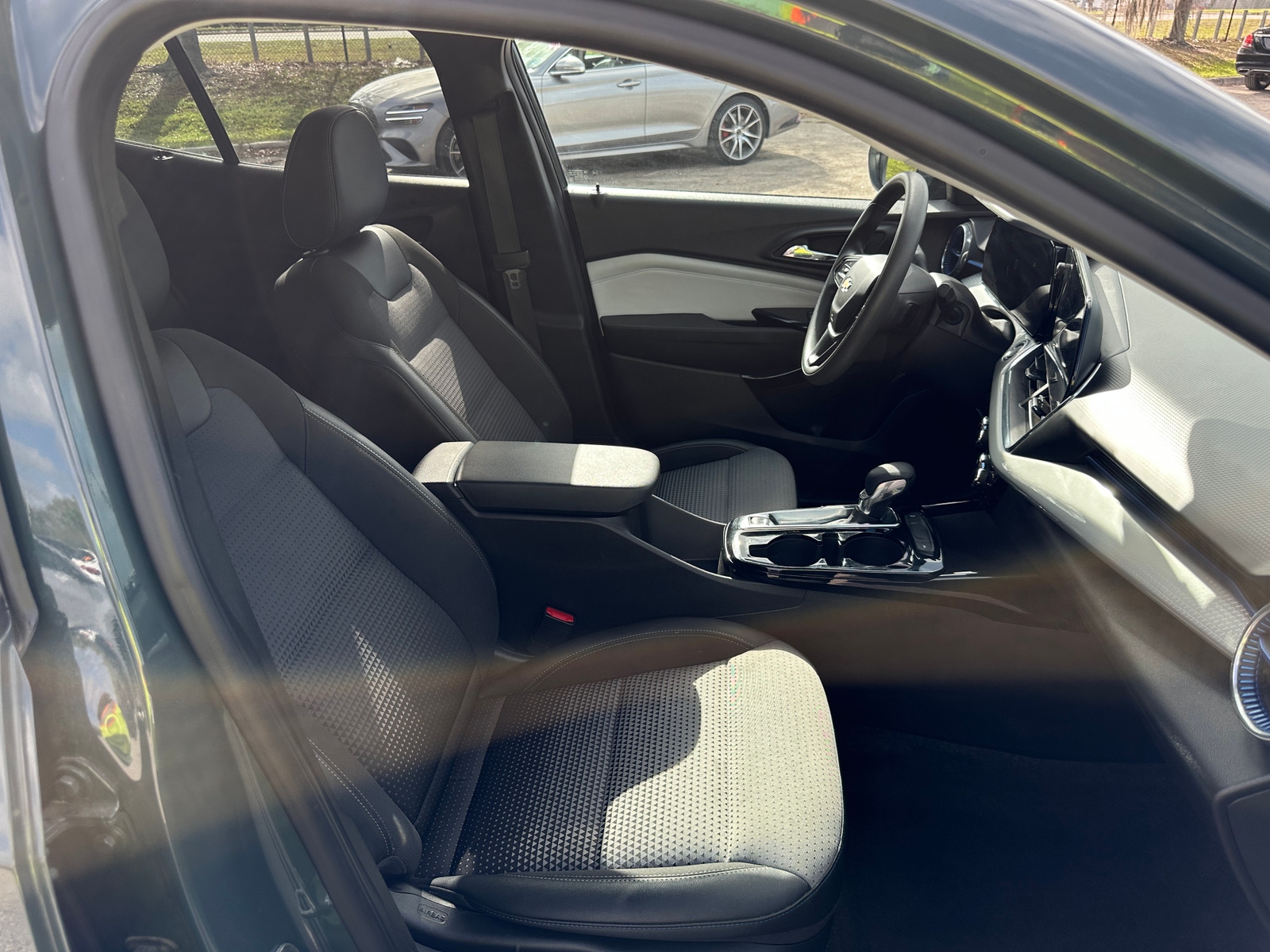 Thumbnail: 2025 Chevrolet Trax - 2