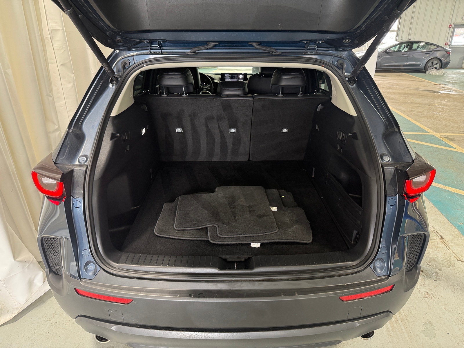 Thumbnail: 2025 Mazda CX-50 - 6