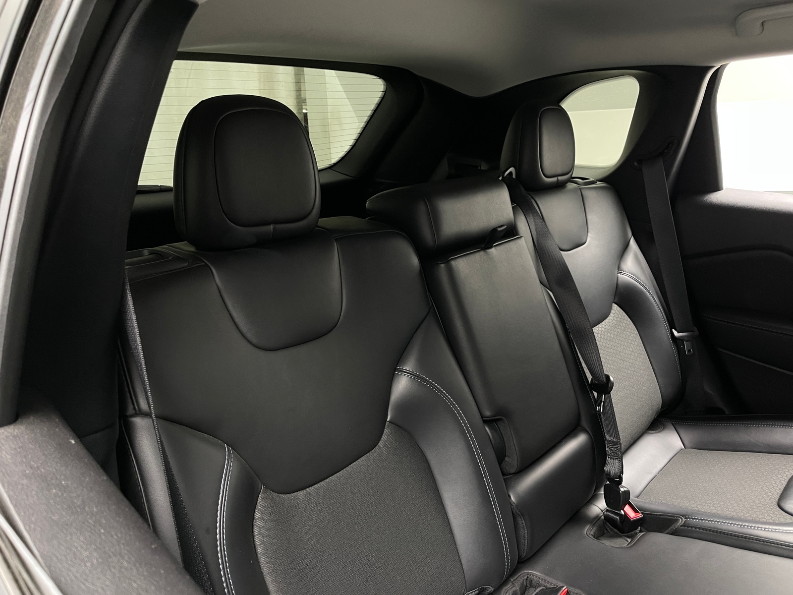 Thumbnail: 2020 Jeep Cherokee - 6