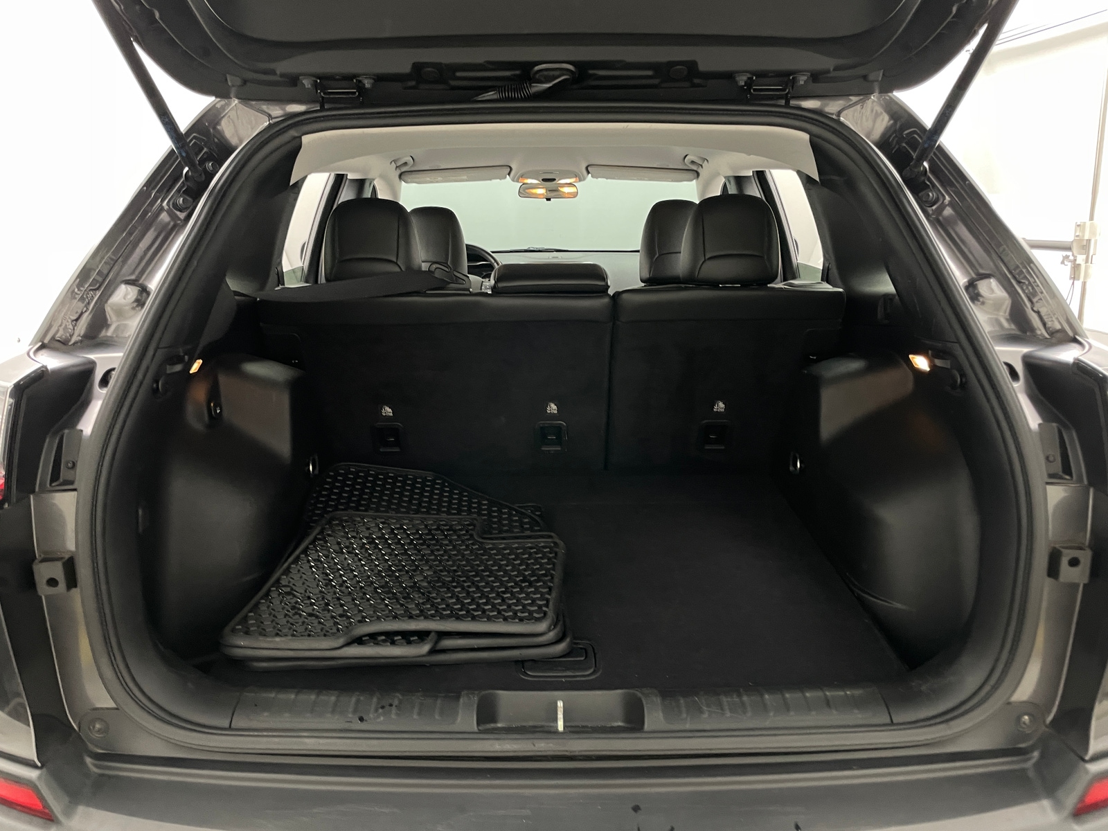 Thumbnail: 2020 Jeep Cherokee - 7