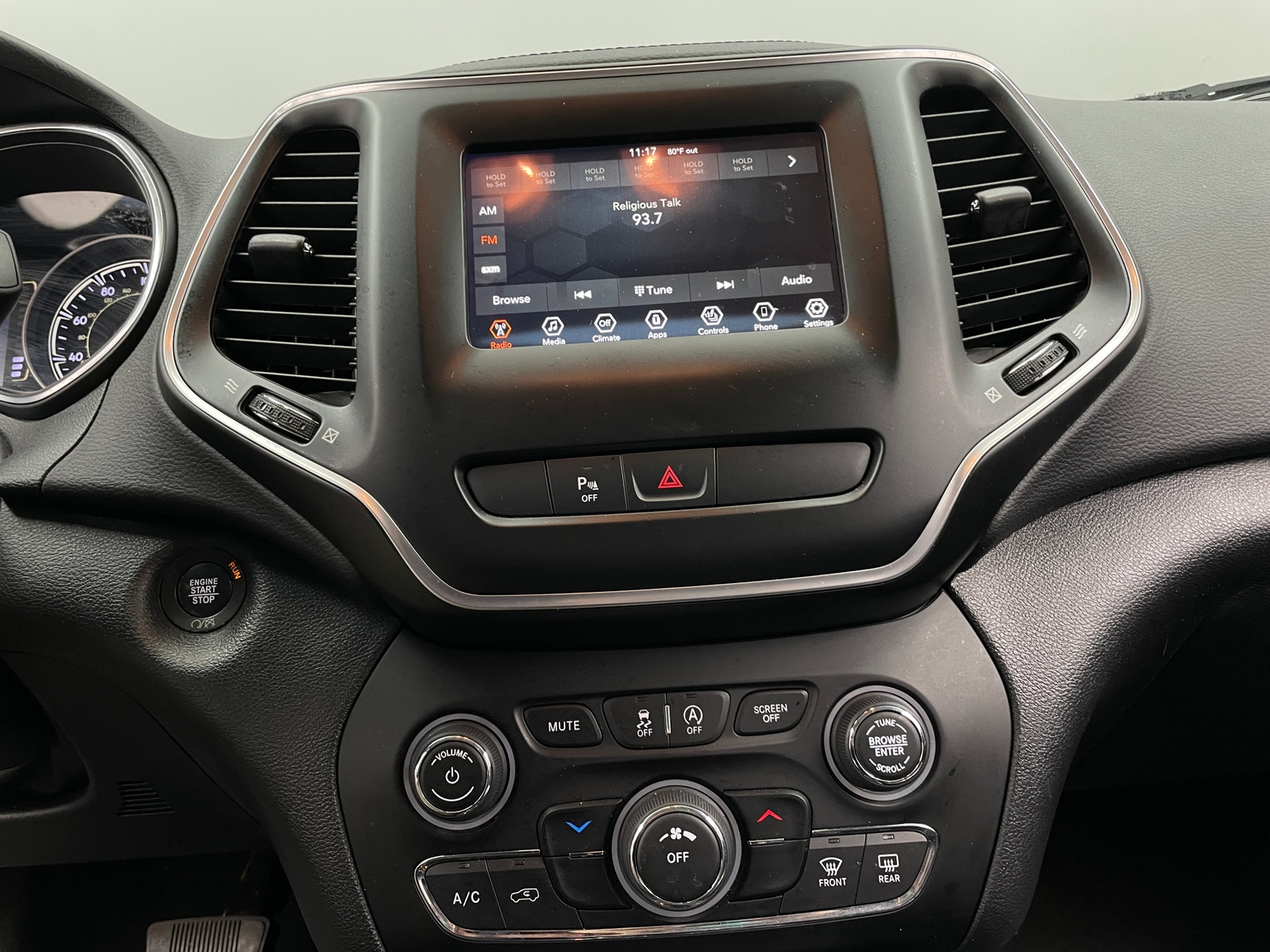 Thumbnail: 2020 Jeep Cherokee - 4