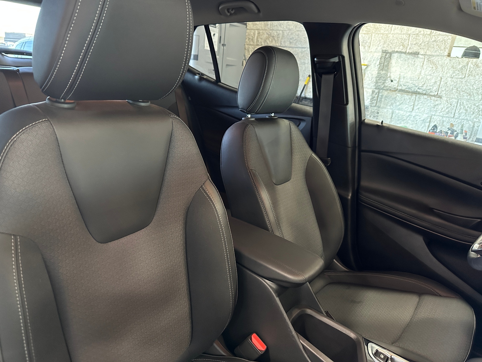 Thumbnail: 2025 Buick Encore GX - 2