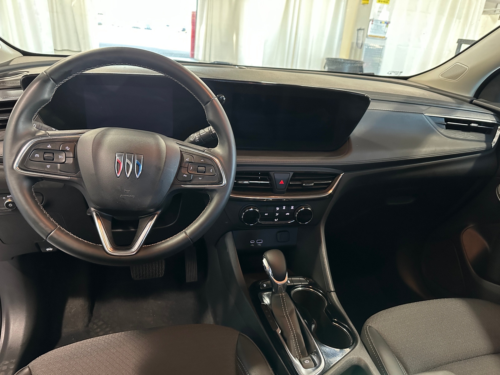 Thumbnail: 2025 Buick Encore GX - 3