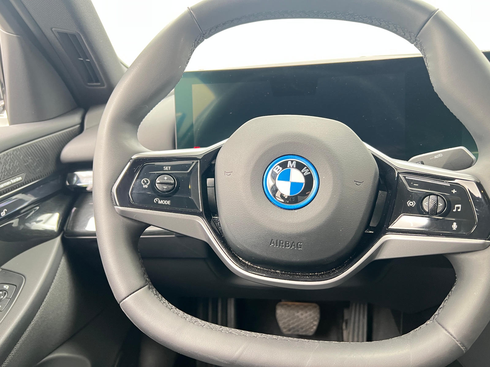 Thumbnail: 2025 BMW i5 - 4
