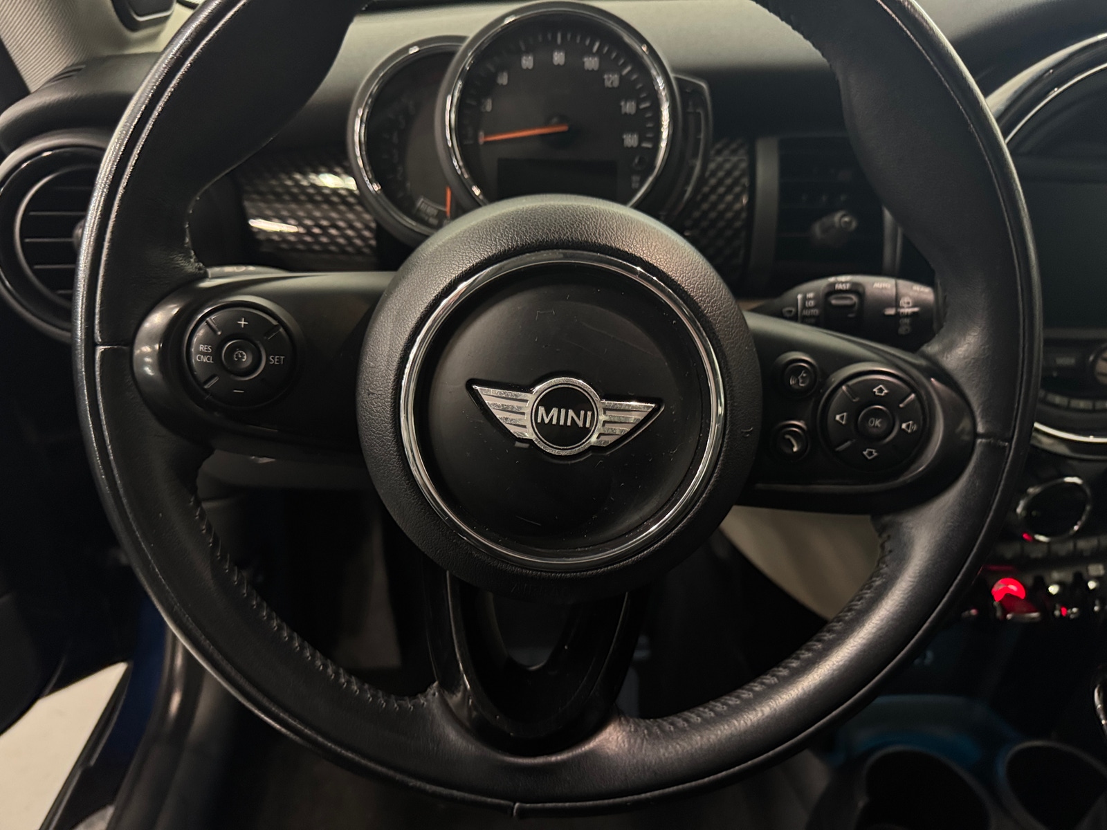 Thumbnail: 2018 MINI Cooper Hardtop - 4
