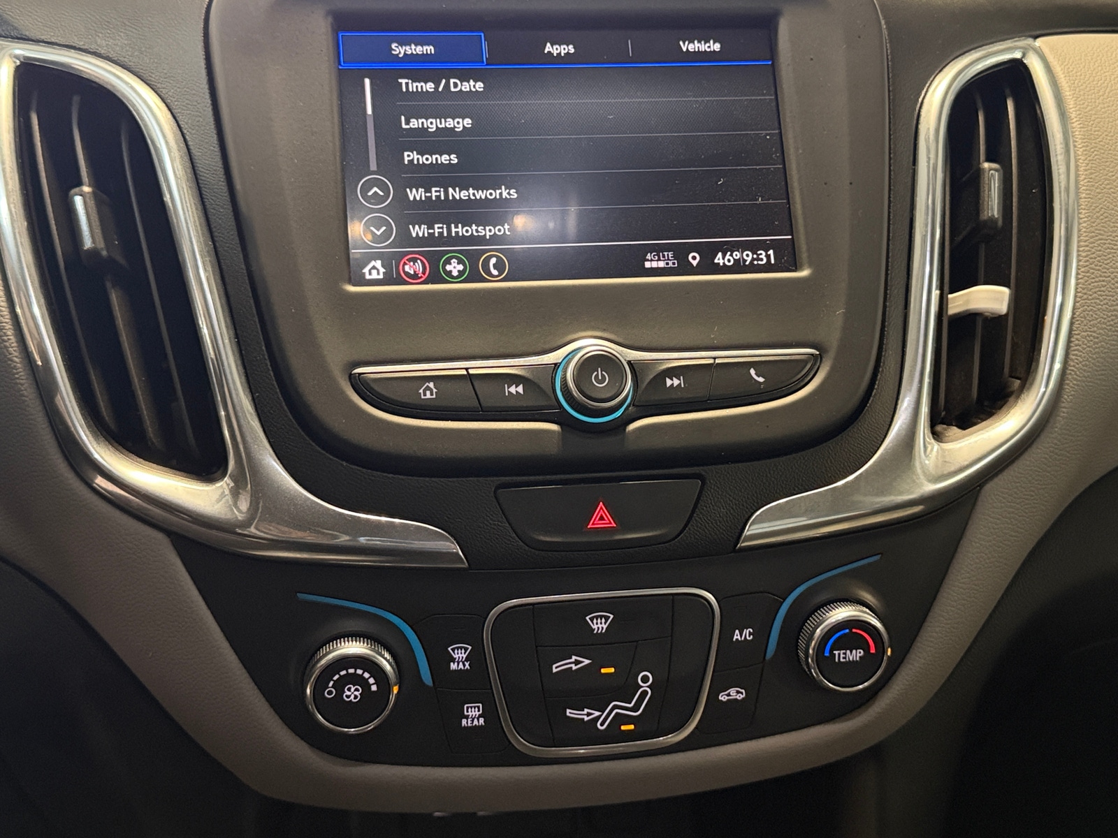 Thumbnail: 2020 Chevrolet Equinox - 4