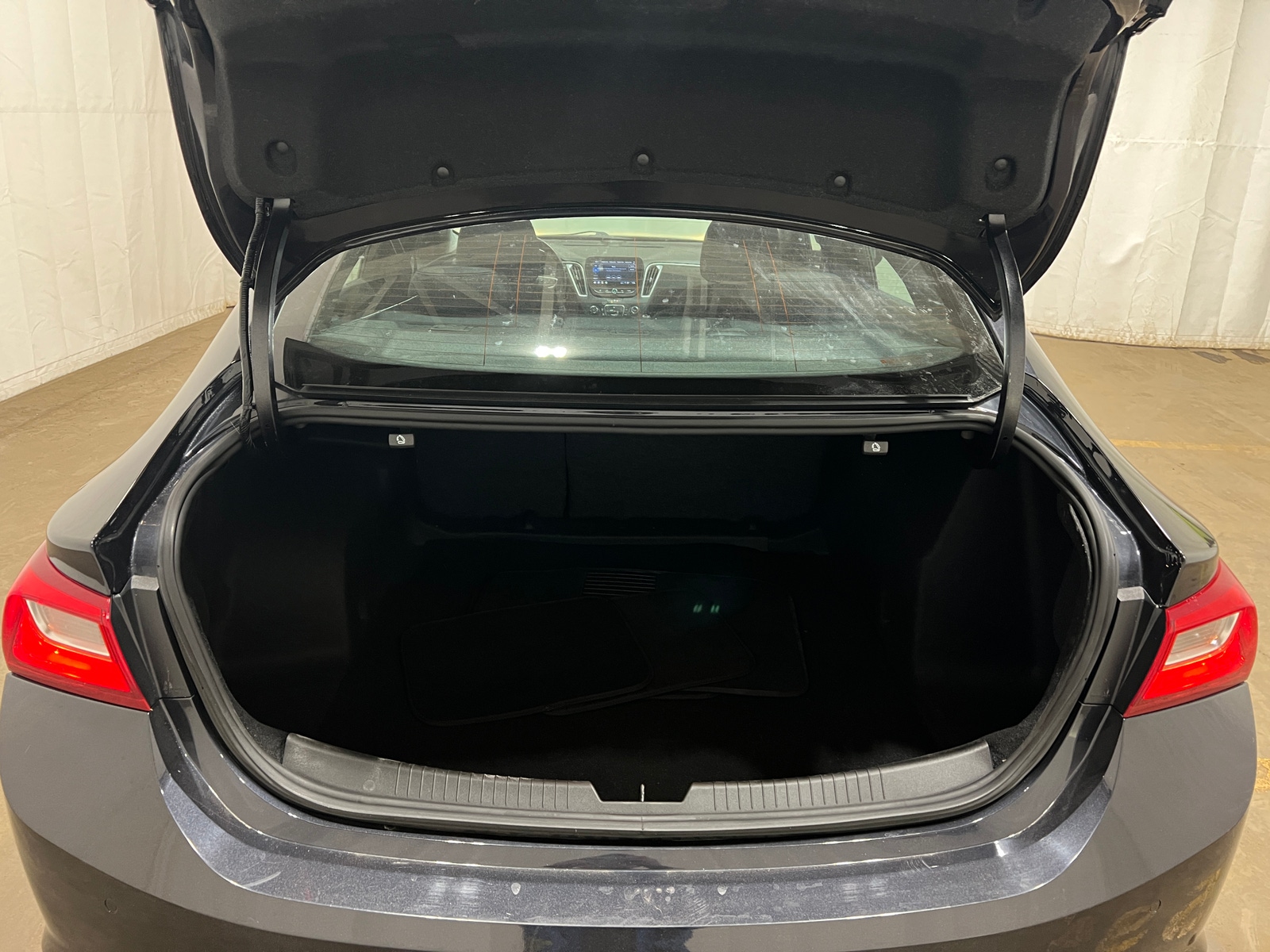 Thumbnail: 2023 Chevrolet Malibu - 7