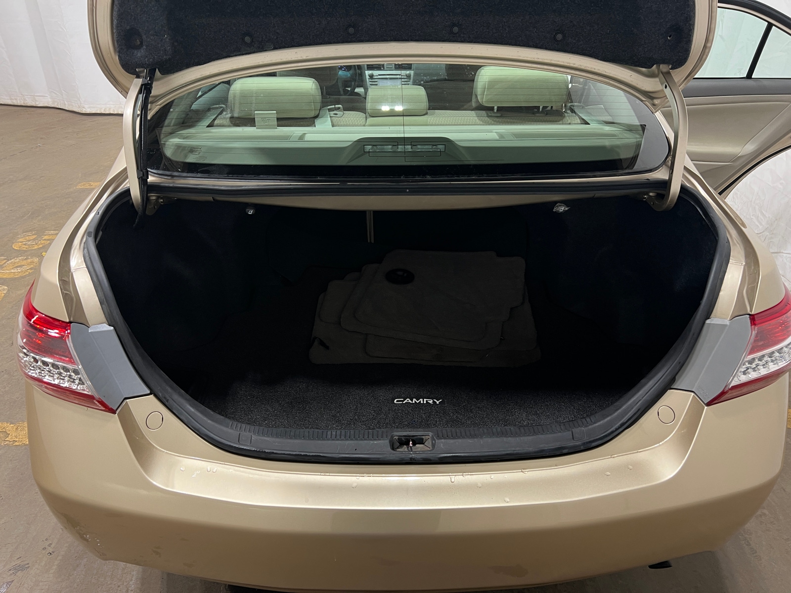 Thumbnail: 2011 Toyota Camry - 7