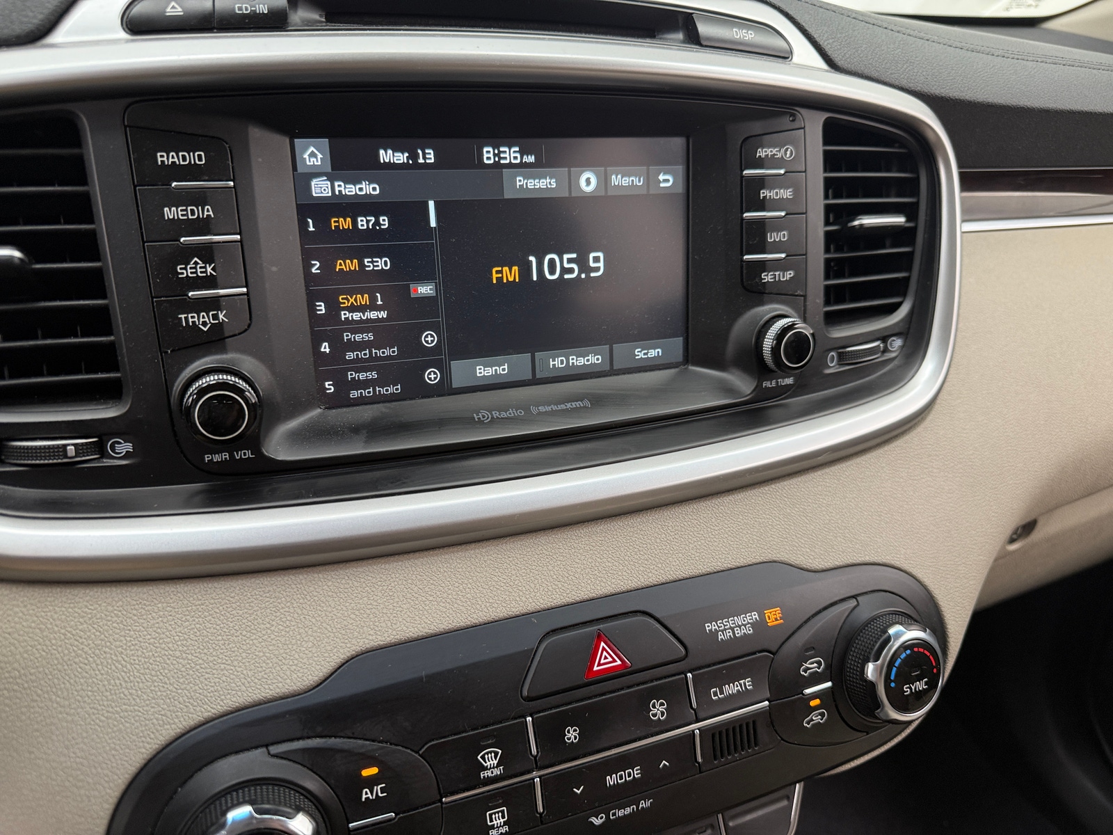 Thumbnail: 2018 Kia Sorento - 4